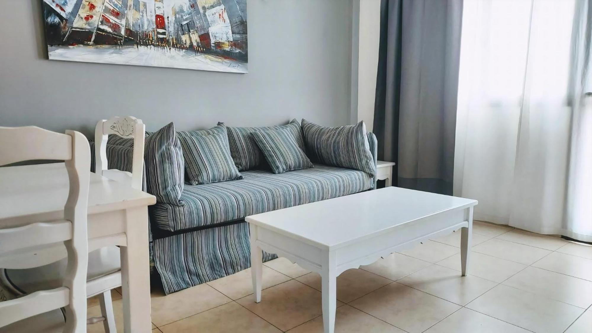 Apartment In Mit Grosser Terrasse *